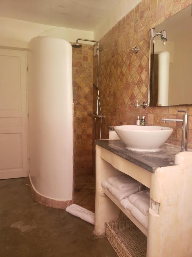 Le Jas Des Parpaillous Appartement LʼIsle-sur-la-Sorgue Buitenkant foto