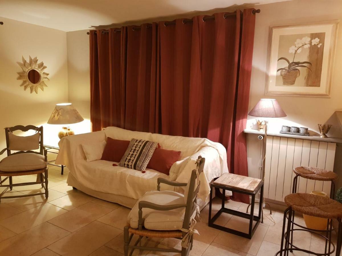 Le Jas Des Parpaillous Appartement LʼIsle-sur-la-Sorgue Buitenkant foto