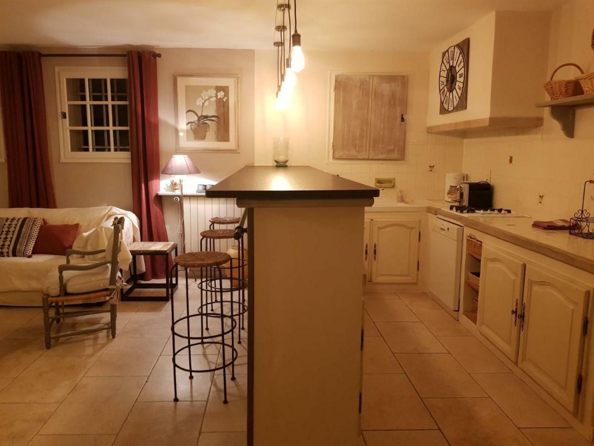 Le Jas Des Parpaillous Appartement LʼIsle-sur-la-Sorgue Buitenkant foto