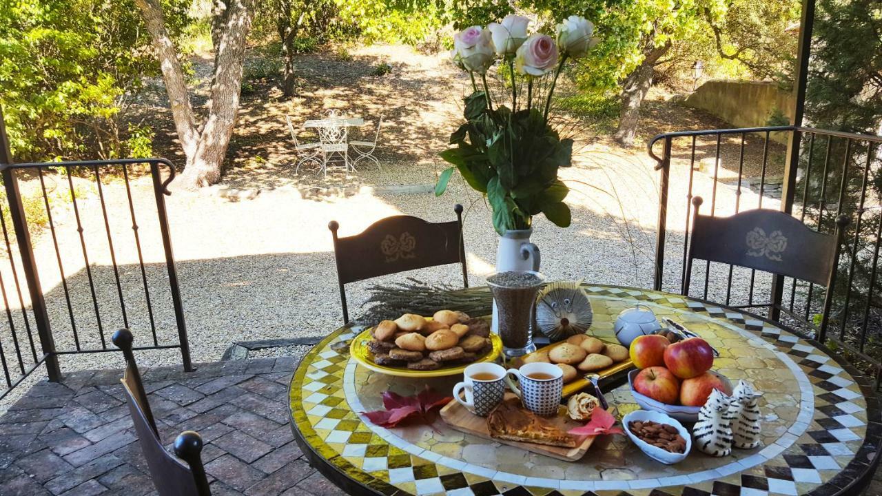 Le Jas Des Parpaillous Appartement LʼIsle-sur-la-Sorgue Buitenkant foto